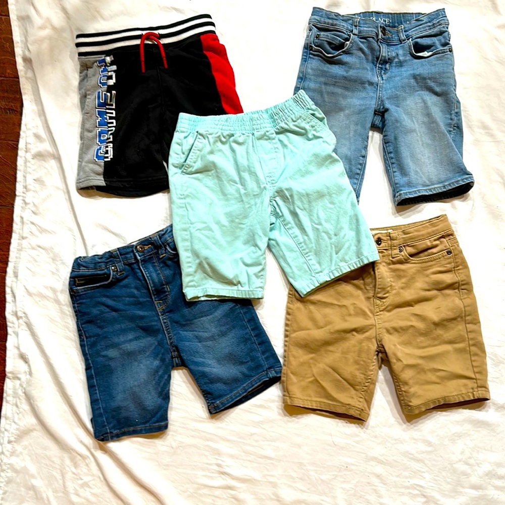 5 Pairs of Boys Shorts - Size 6 - Barely Worn